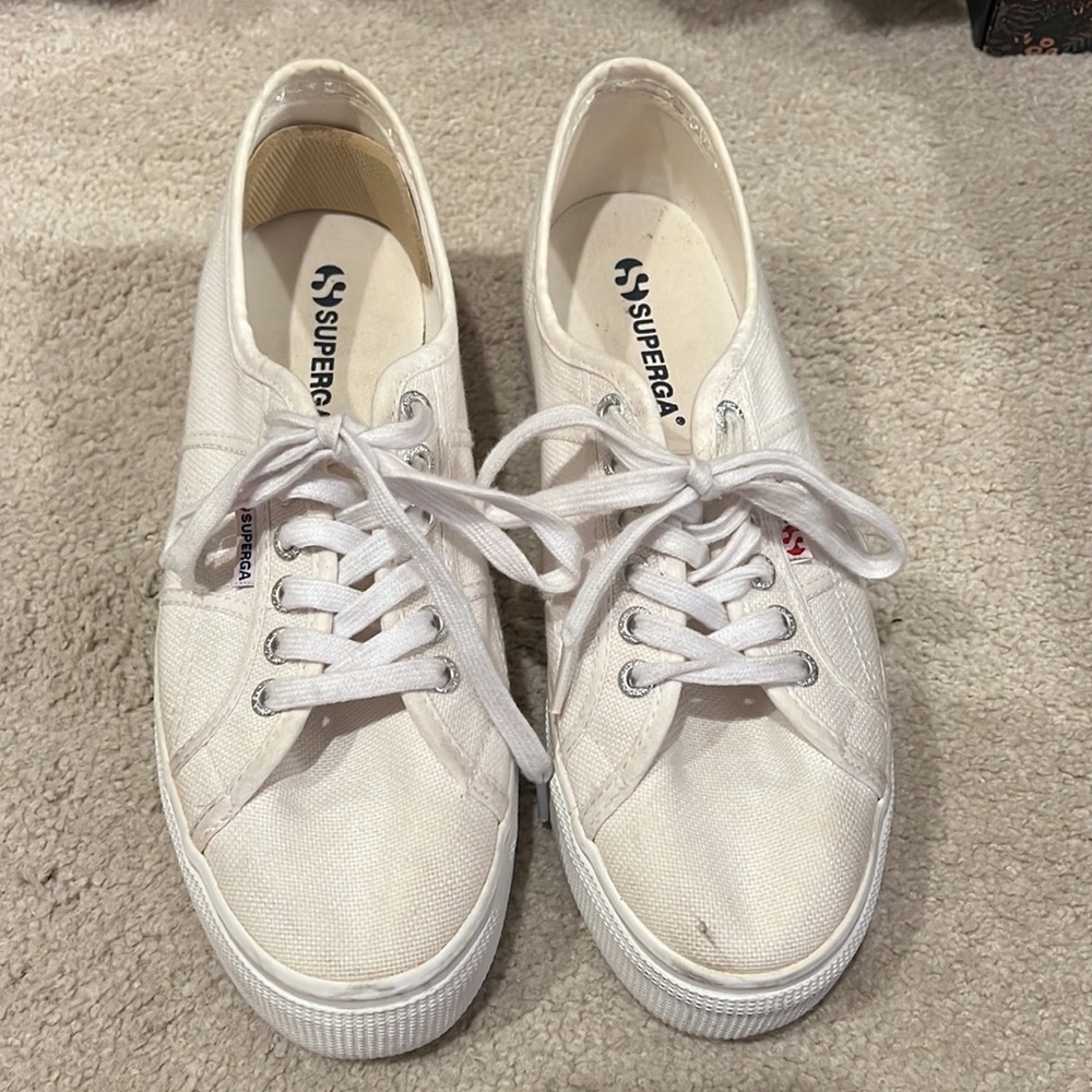 Superga women’s platform tennis shoe